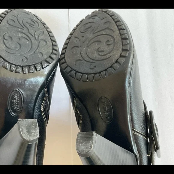 Softshoe black ankle leather boots. Size 8.5. In excellent condition. - Picture 7 of 10